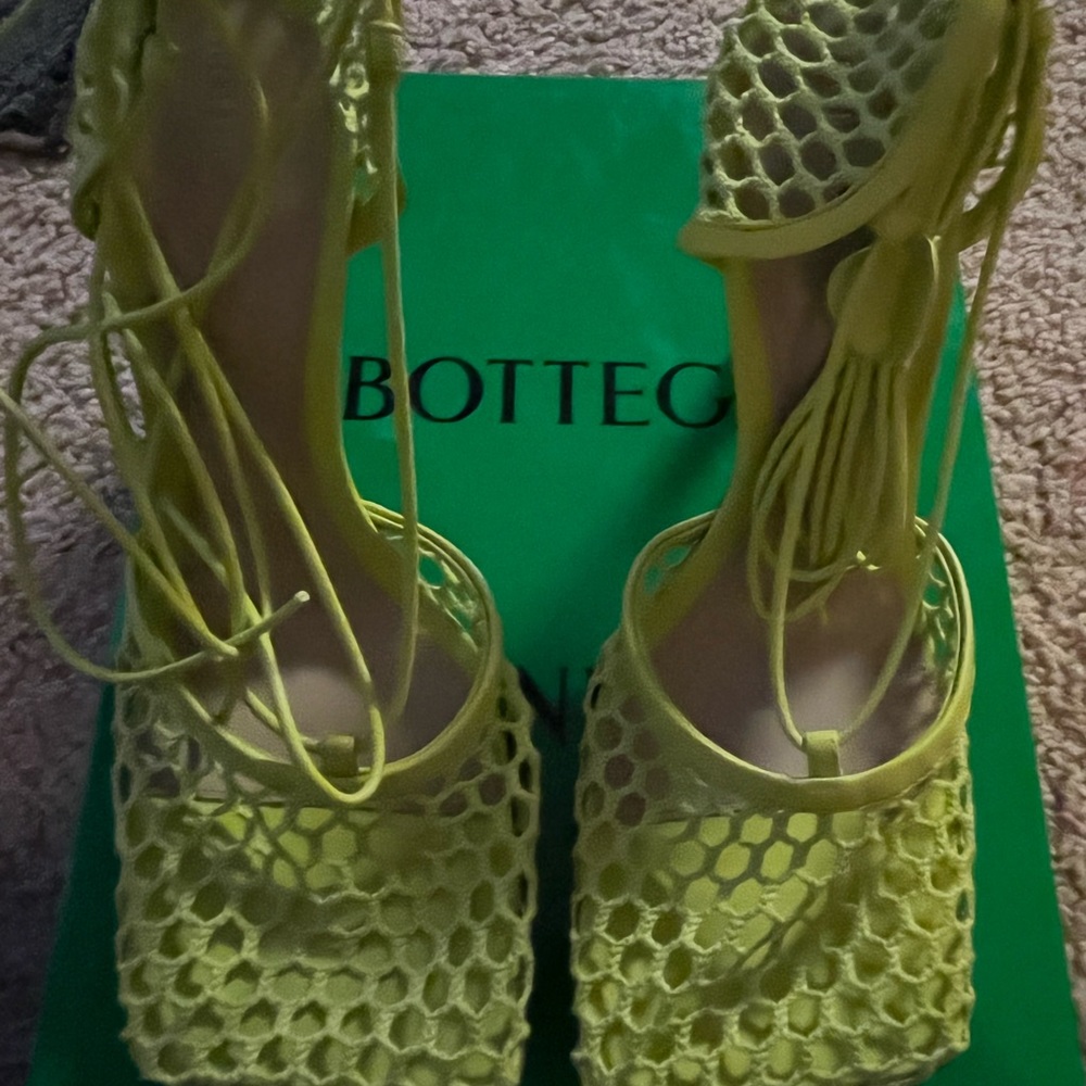 Bottega Veneta stretch sandal web size 38.5